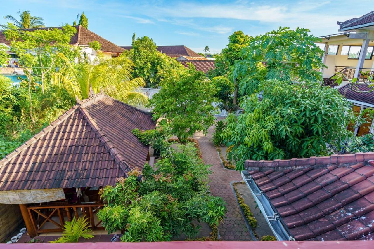 Whiterose Guesthouse Senggigi Exteriér fotografie